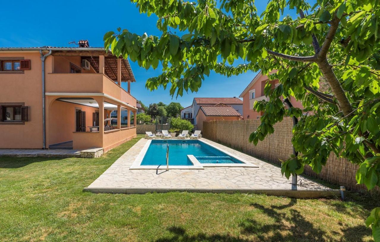 Emanuela With Private Pool Appartement Loborika Buitenkant foto